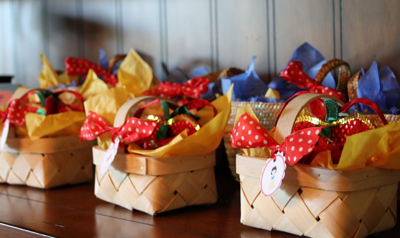 Best ideas about Snow White Birthday Party Ideas
. Save or Pin World of Arts for Children Snow White Party Ideas Now.