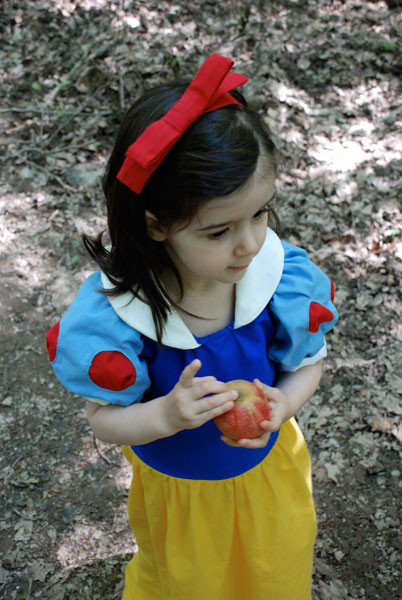 Best ideas about Snow White Costume DIY
. Save or Pin DIY Snow White Costume s and for Now.