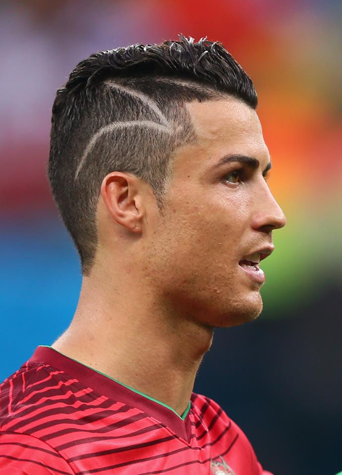 Best ideas about Soccer Boys Haircuts
. Save or Pin CR7 não cortou cabelo para ajudar criança MoveNotcias Now.