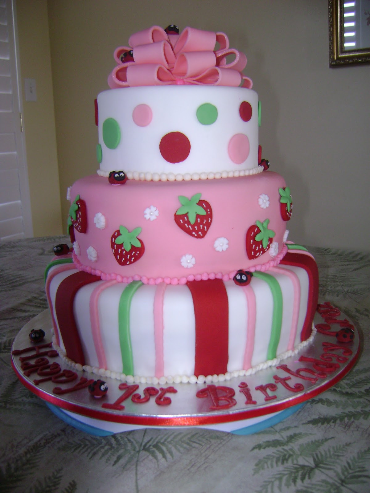 Best ideas about Strawberry Birthday Cake
. Save or Pin MaryMel Cakes April 2011 Now.