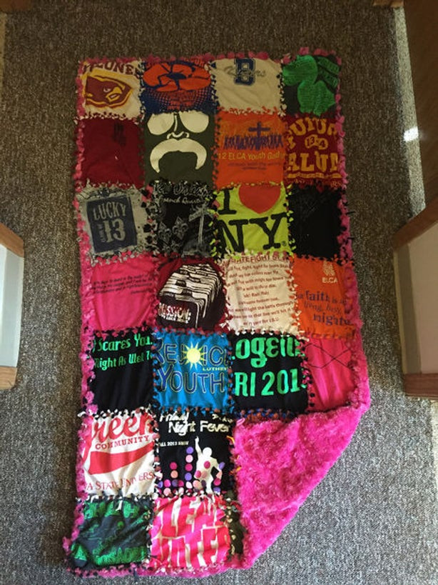 Best ideas about T Shirt Blanket DIY
. Save or Pin How to make a No Sew T Shirt Blanket Now.