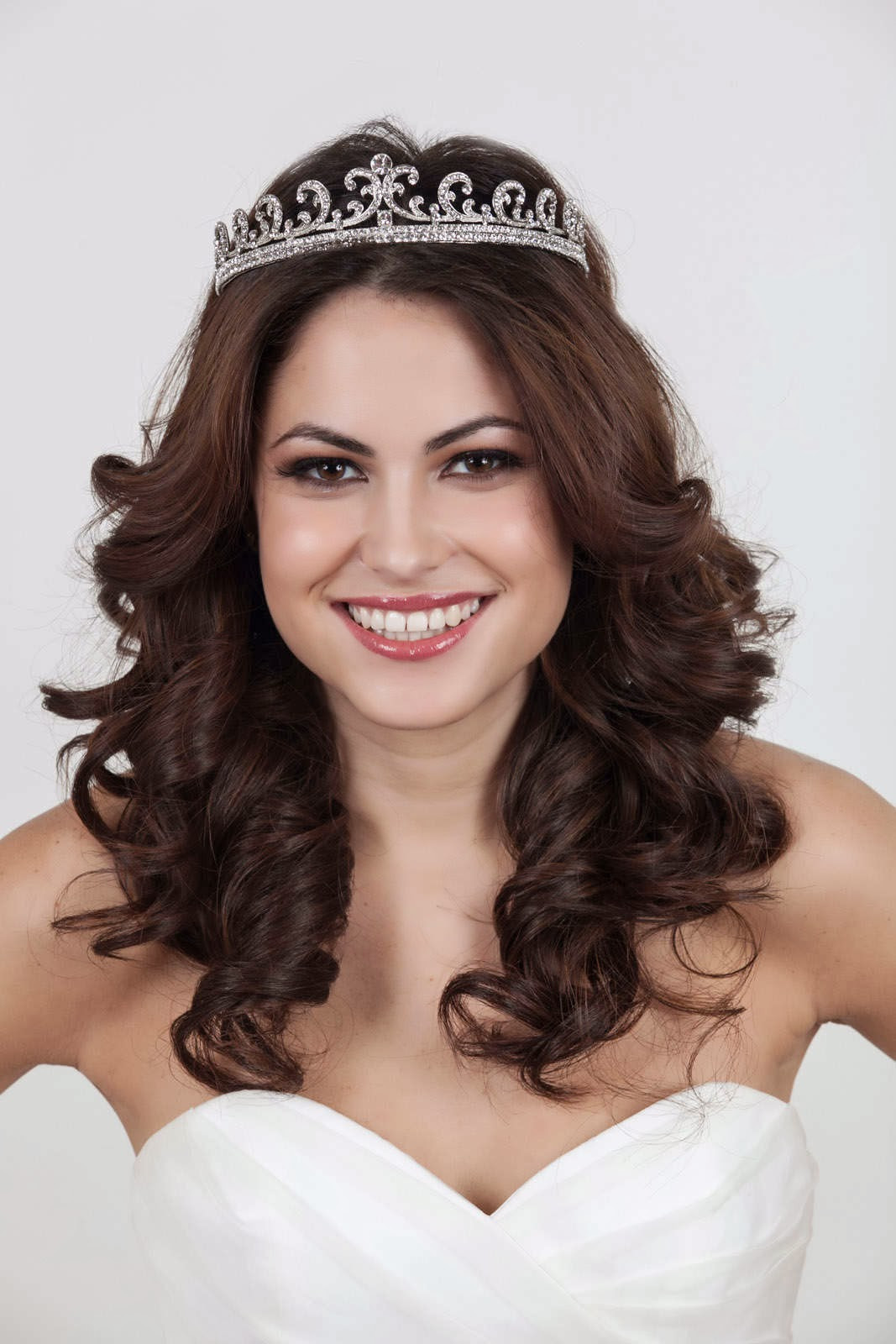 Best ideas about Tiara Hairstyles
. Save or Pin Wedding Hairstyles With Tiara 2014 Now.