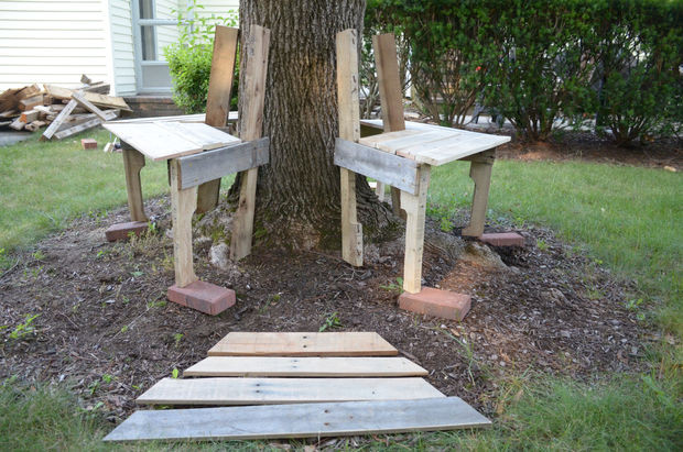 Best ideas about Tree Bench DIY
. Save or Pin DIY Hexagonal Tree Bench from Wood Pallets Pallet Now.