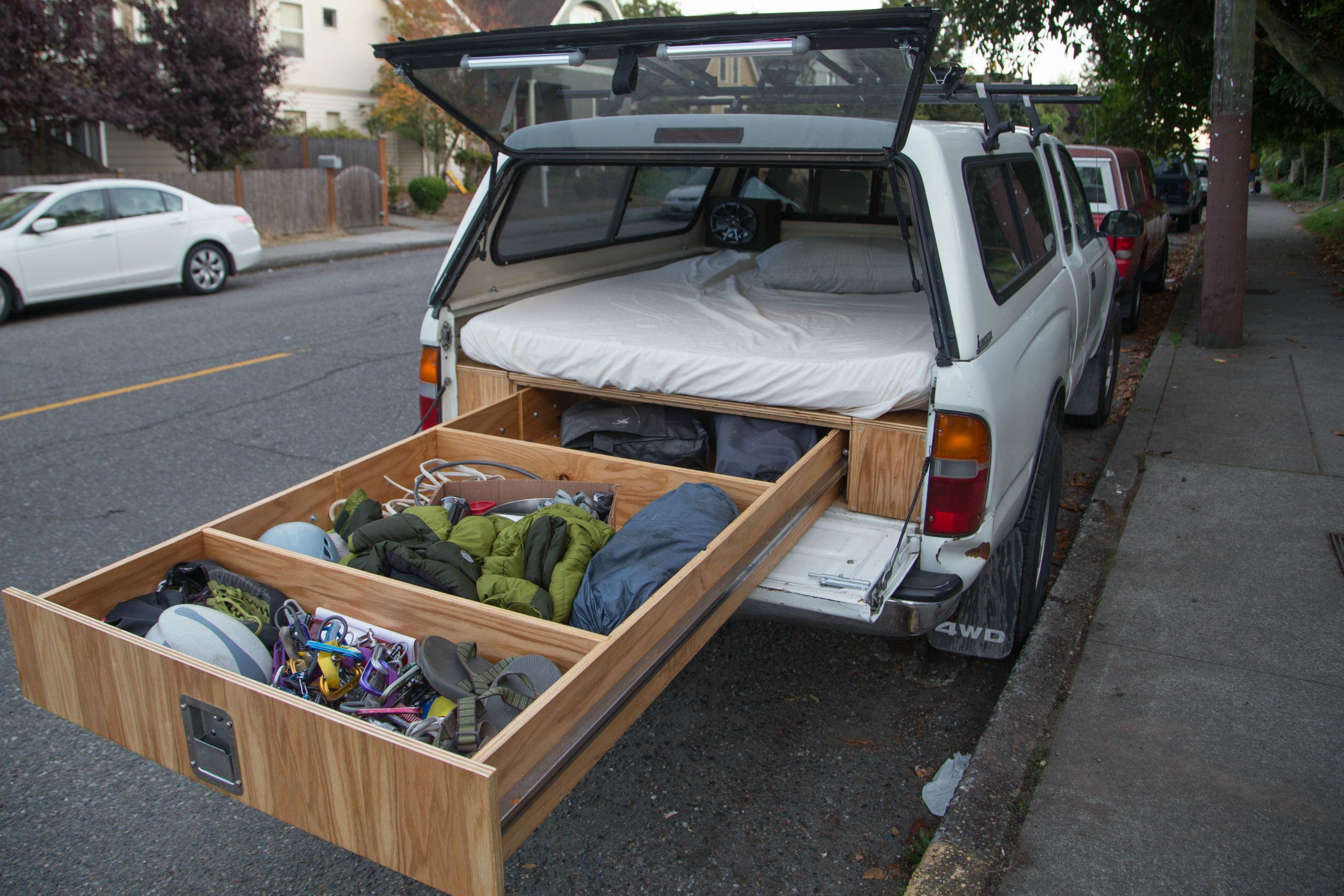 Best ideas about Truck Bed Mattress DIY
. Save or Pin What This Guy Put In The Back His Truck Made Me So Now.