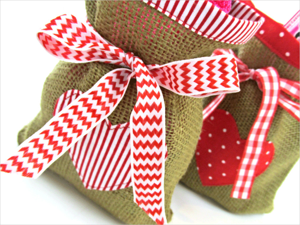 Best ideas about Valentine Gift Bag Ideas
. Save or Pin ScrapBusters Heart Themed Gift Bags in Burlap & Cotton Now.