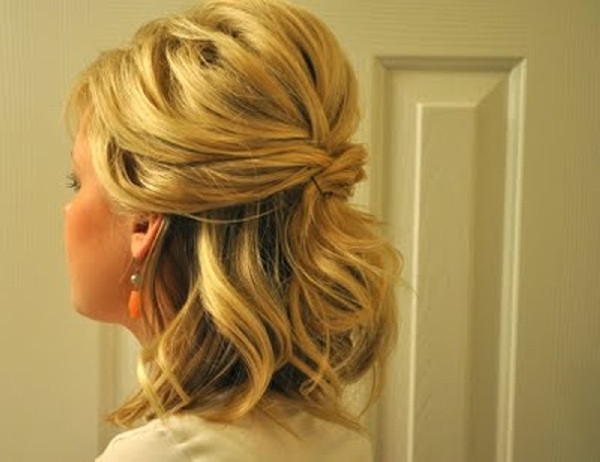 Best ideas about Wedding Hairstyles For Medium Length Hair Half Up
. Save or Pin 30 Half Up Half Down Hairstyles You Should Try SloDive Now.