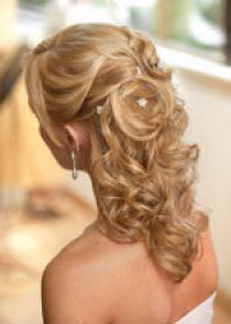 Best ideas about Wedding Hairstyles For Medium Length Hair Half Up
. Save or Pin Chignon mariage cheveux longs Now.