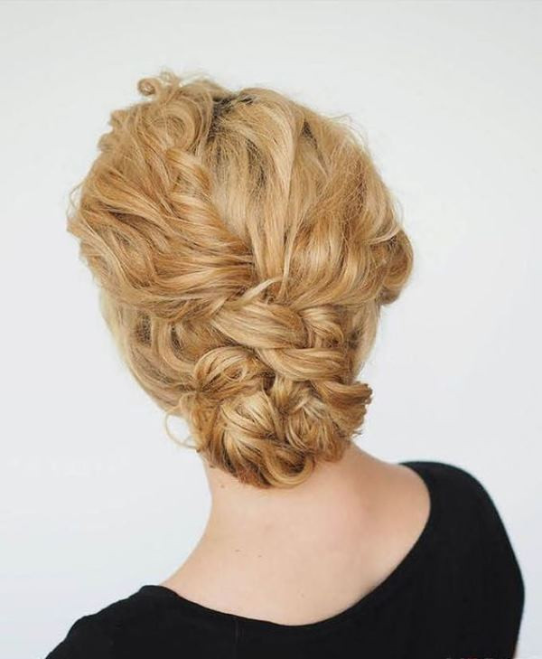 Best ideas about Wedding Hairstyles For Naturally Curly Hair
. Save or Pin 29 Charming Bride s Wedding Hairstyles For Naturally Curly Now.
