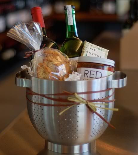 Best ideas about Wine Gift Ideas
. Save or Pin DIY Wine & Pasta Gift Basket Now.