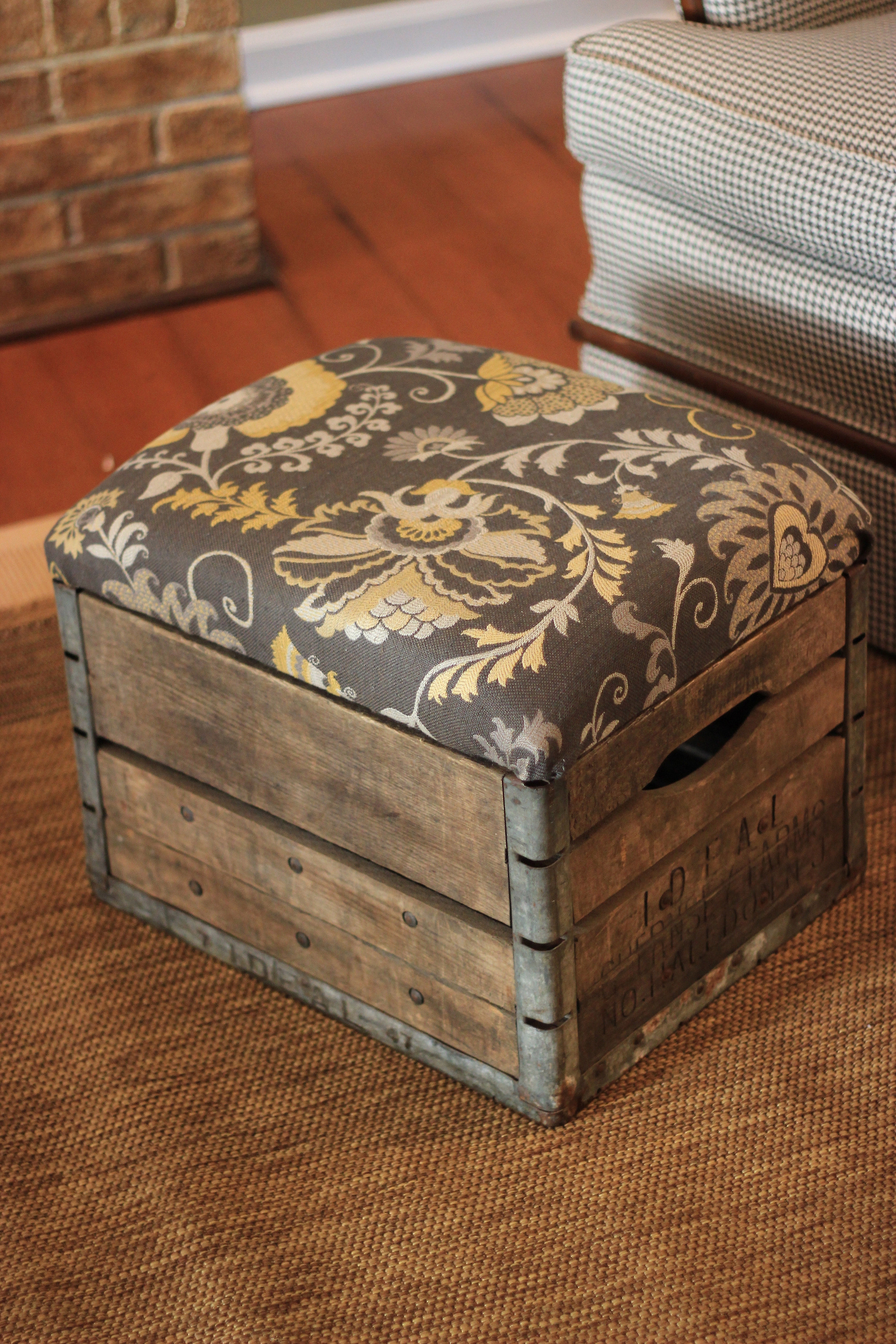 Best ideas about Wooden Crate DIY Projects
. Save or Pin 5 DIY projects using wooden crates Now.
