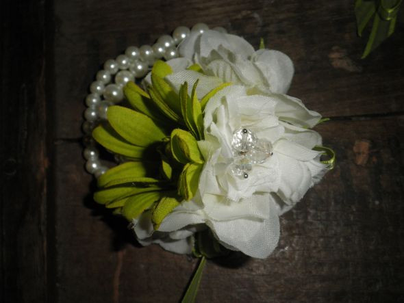 Best ideas about Wrist Corsages DIY
. Save or Pin My destination wedding DIY wrist corsages Now.